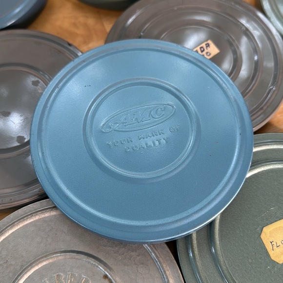 Vintage Blue Steel Logan De Luxe 8mm Movie Reel Chest and 10 Vintage Reel Tins - Picture 17 of 17